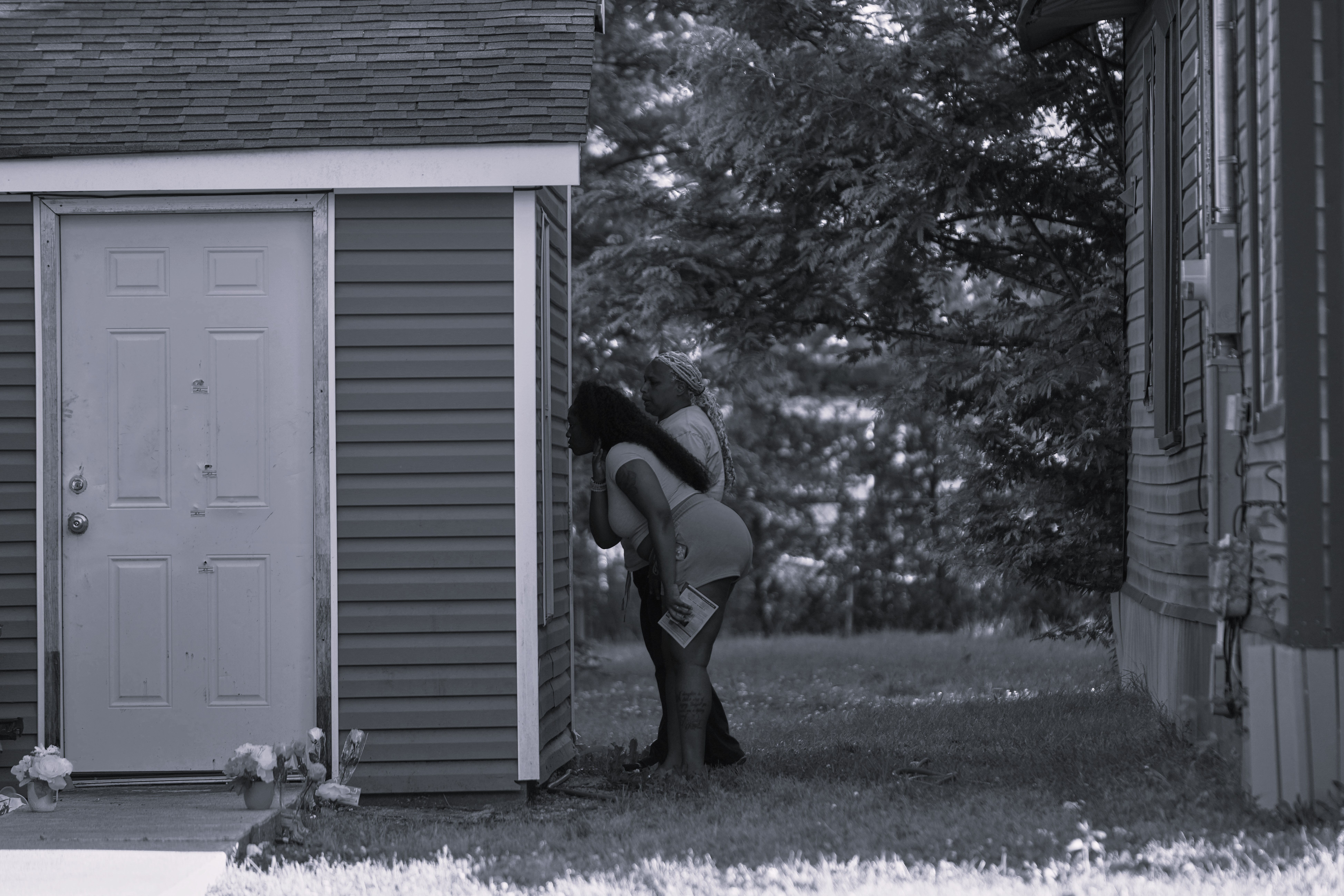 అమెరికాలో ఉన్మాది కాల్పులు.. 8 మంది చిన్నారుల మృతి