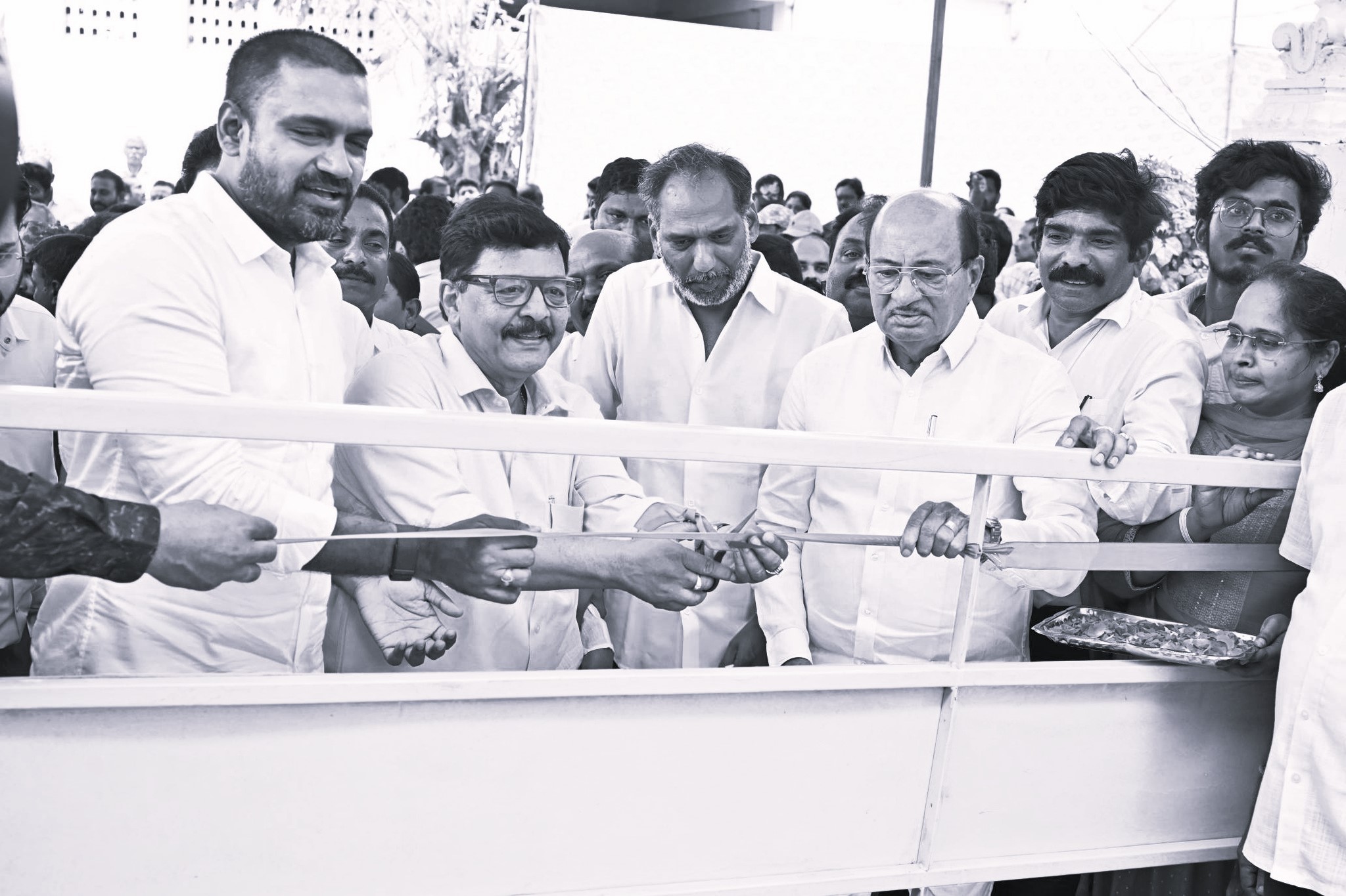 రాజమహేంద్రవరం గోదావరి ఘాట్ వద్ద భూగర్భ విద్యుత్ కేబుల్ పనులకు శంకుస్థాపన