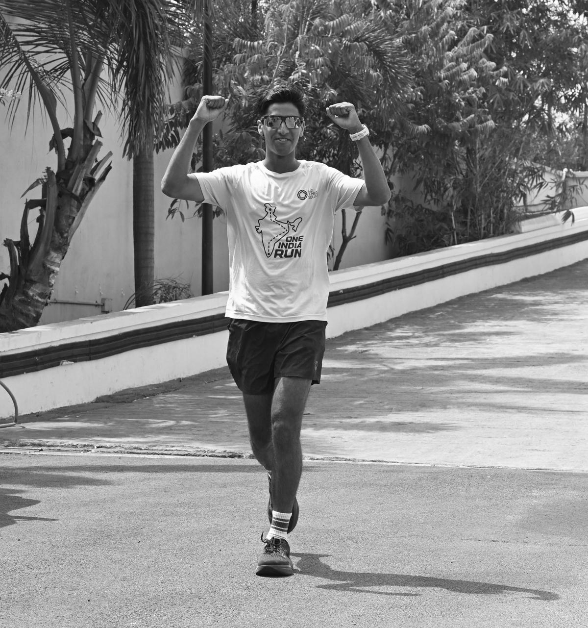23-Year-Old Om Satija Nears Historic 5,000 Km Run Across India for Social Cause
