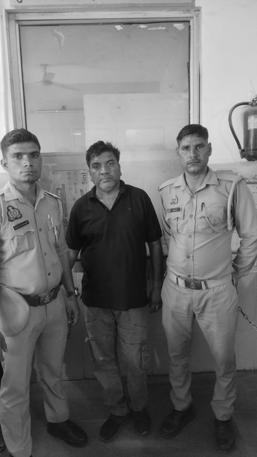 Pakistani National Held in UP for Allegedly Using Forged Identity Documents