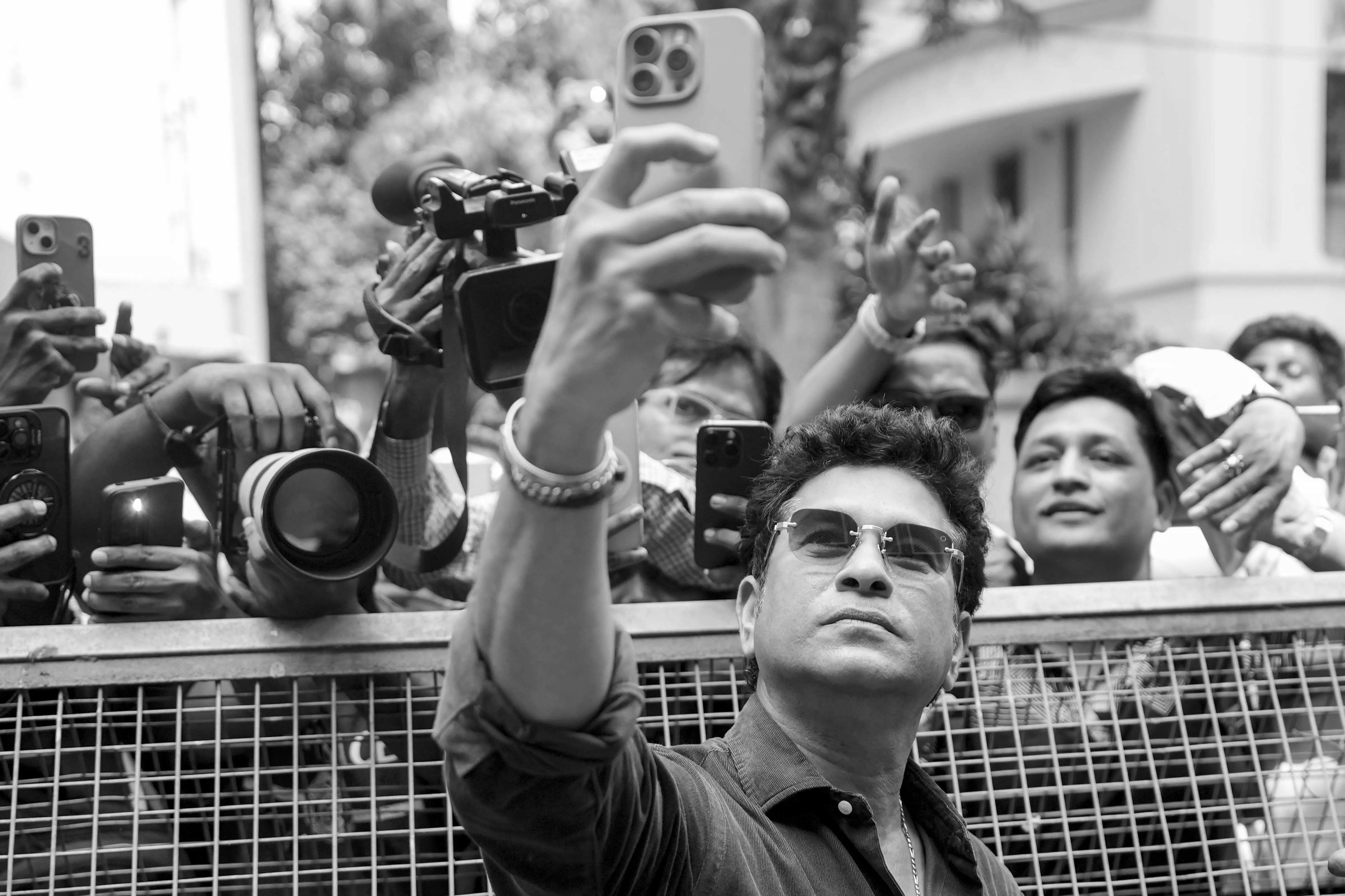 Sachin Tendulkar Turns 53, Celebrates Special Day with Fans at Mumbai Home