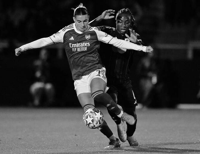Women’s Champions League Semifinals: Giants Clash as Barcelona and Arsenal Lead Fight