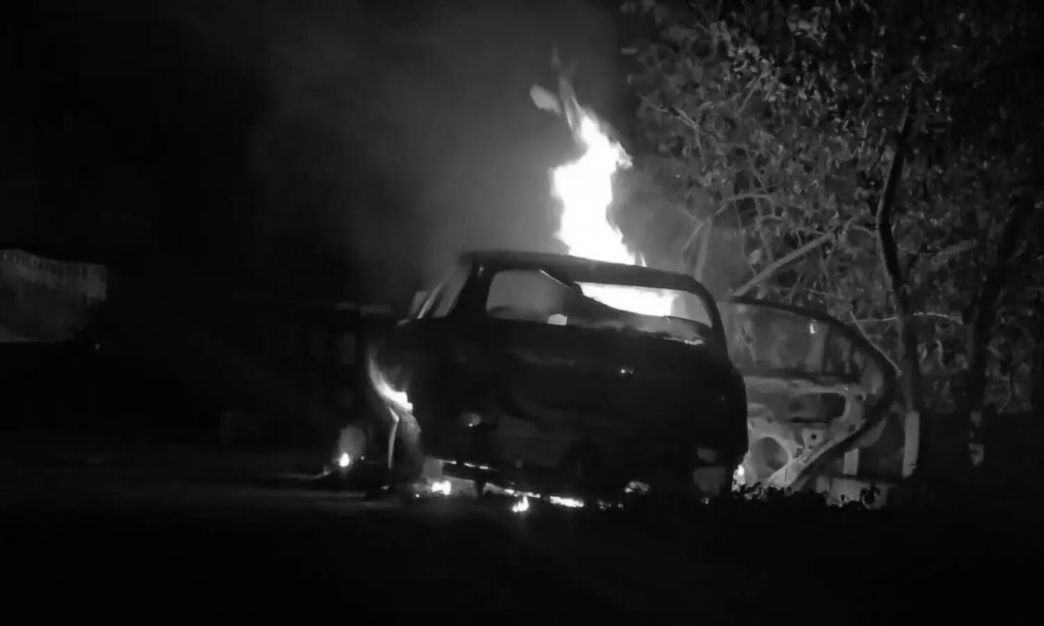 Midnight Collision Turns Fatal in UP: Two Drivers Burnt Alive in Fiery Crash