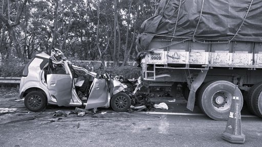 Six Dead After Speeding Car Crashes Into Lorry On ORR