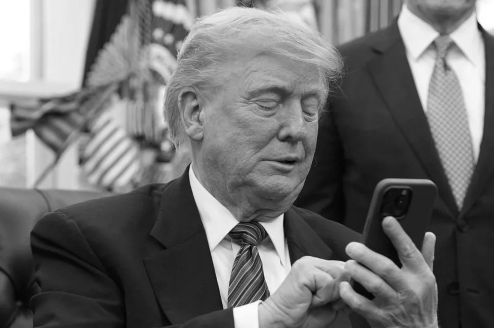 Trump Goes on ‘Crazyposting’ Spree With 16 Truth Social Posts in 15 Minutes