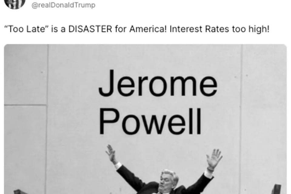 Trump Goes on ‘Crazyposting’ Spree With 16 Truth Social Posts in 15 Minutes
