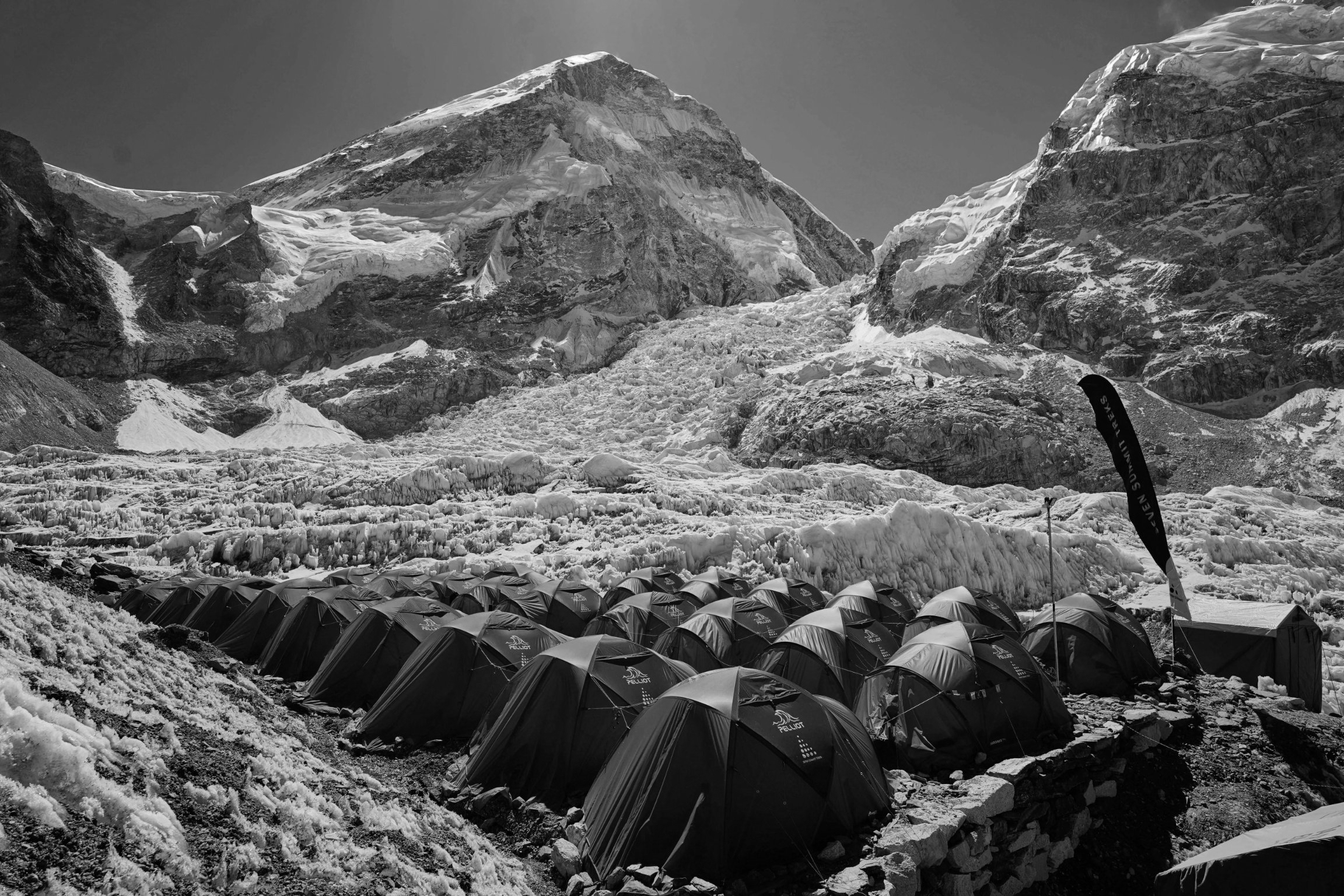 Mount Everest Season Opens Late as Climbers Brave Dangerous Icefall