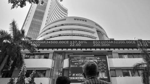 Markets Close Lower in Choppy Trade, Sensex Falls 114 Points Amid FII Selling
