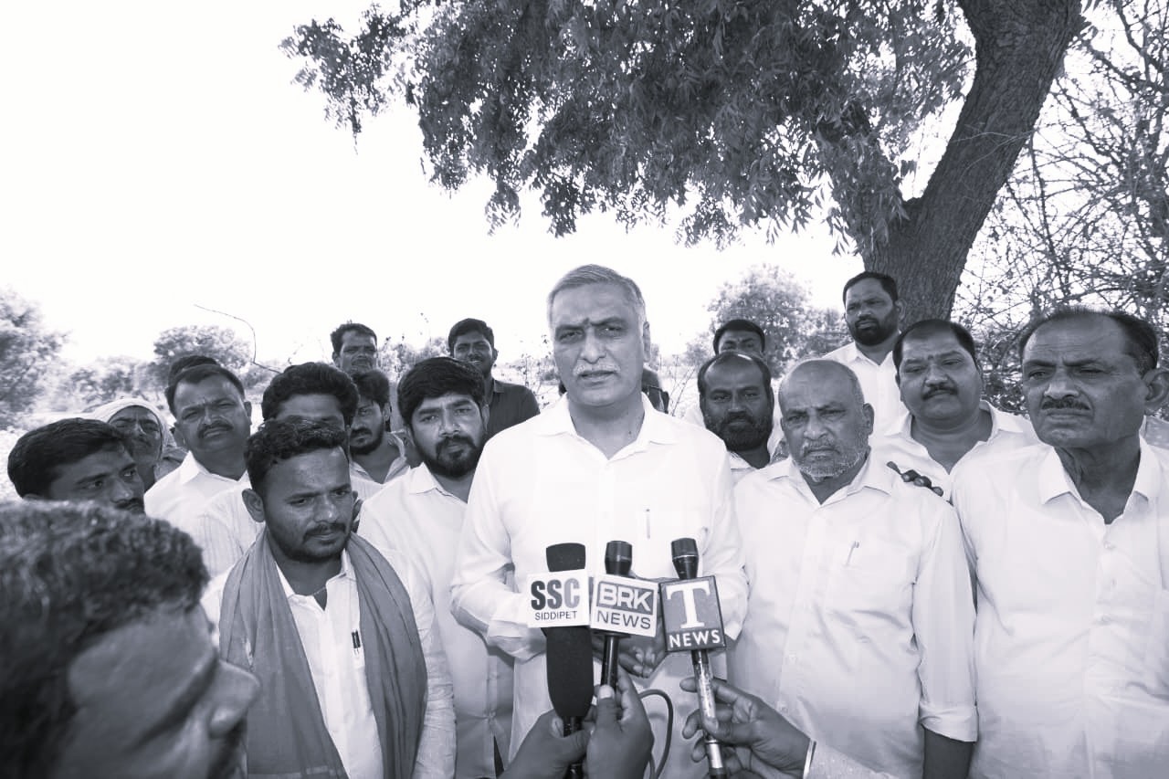 Congress Government Cheating Farmers: Former Minister Harish Rao