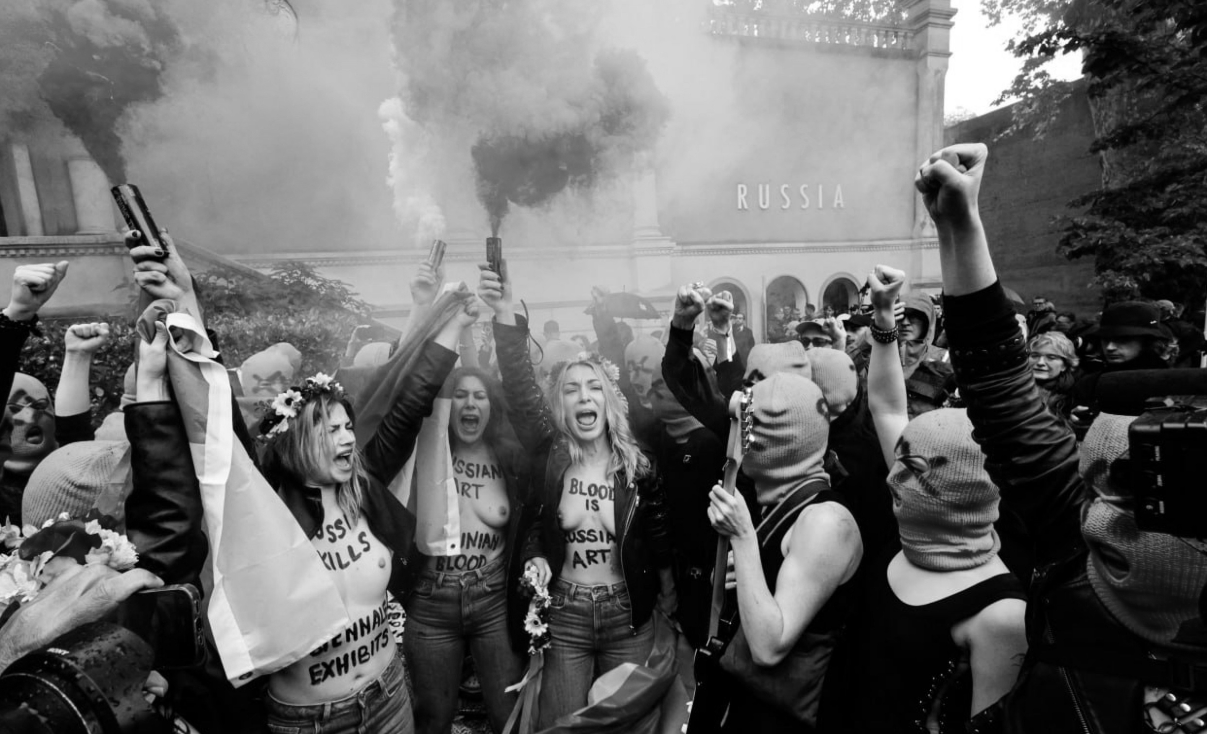 No Putin in Venice: Pink Balaclava Protesters Clash Over Russia’s Biennale Return