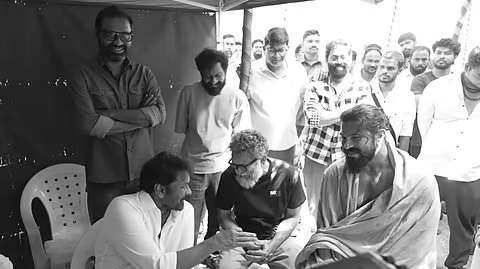 Meerandharu Nenu Aadanani Anukuntunnaaru..: Chiru Reveals Charan’s Powerful ‘Peddi’ Dialogue