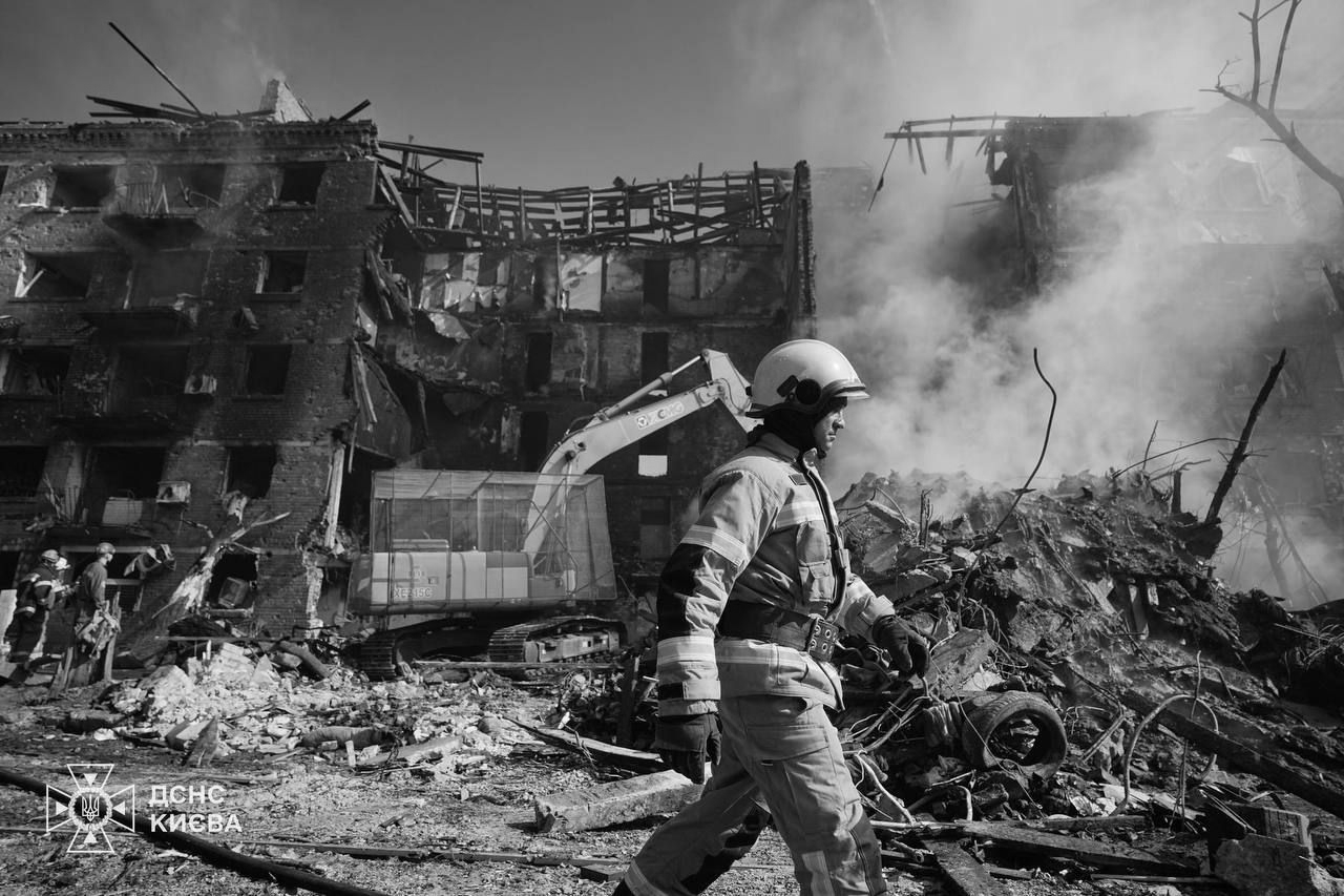 Russia Unleashes Drone and Missile Barrage on Kyiv With 600 Drones, 90 Missiles, Killing Several
