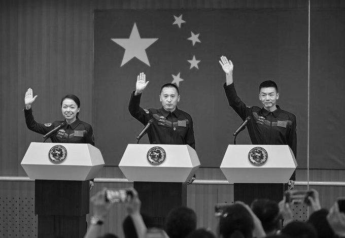 China's Moon Leap: ‘Shenzhou 23’ Lifts Off With One of Three Astronauts Set for a Yearlong Stay