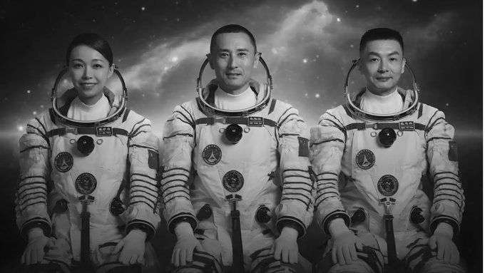 China's Moon Leap: ‘Shenzhou 23’ Lifts Off With One of Three Astronauts Set for a Yearlong Stay