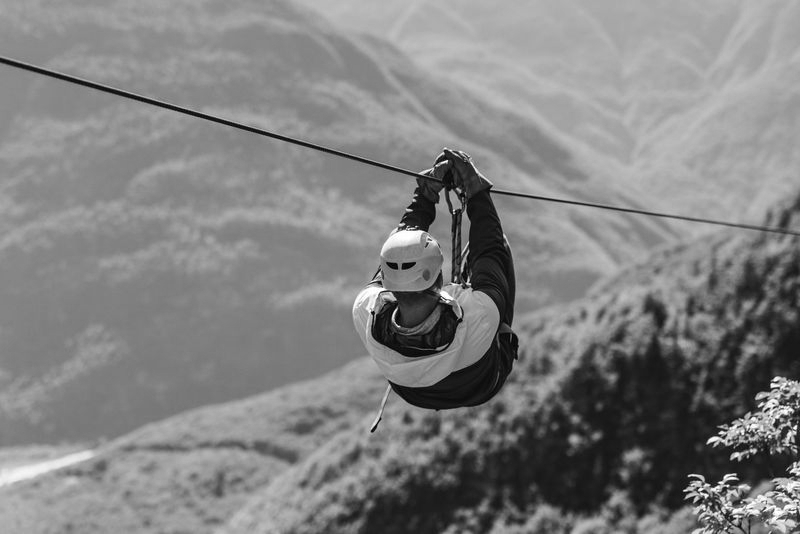 Mid-Air Horror: 16-Year-Old Dies After Zipline Cable Snaps in Agra Amusement Park