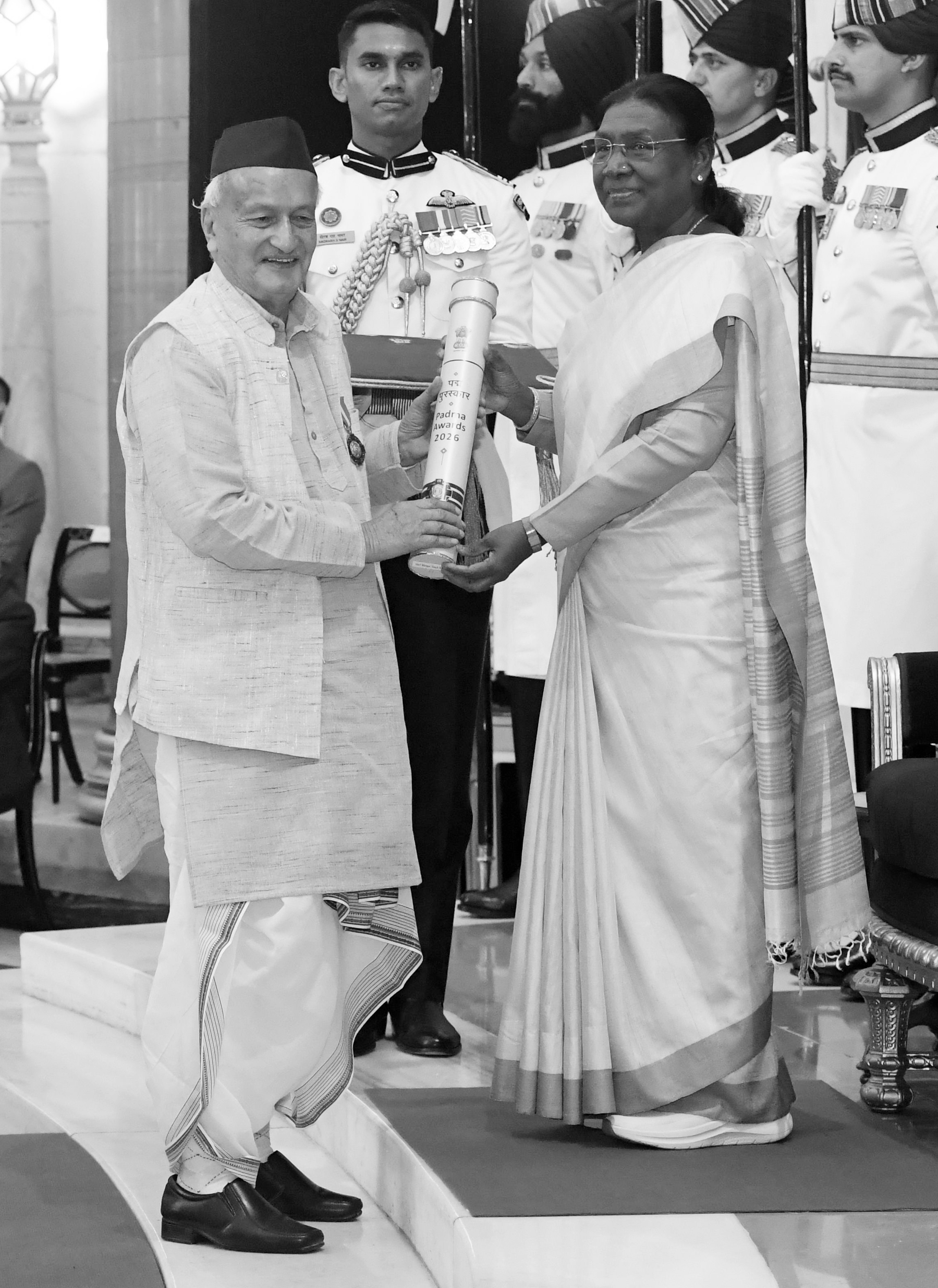 Padma Awards 2026! President Murmu Confers Prestigious Honours at Rashtrapati Bhavan Ceremony