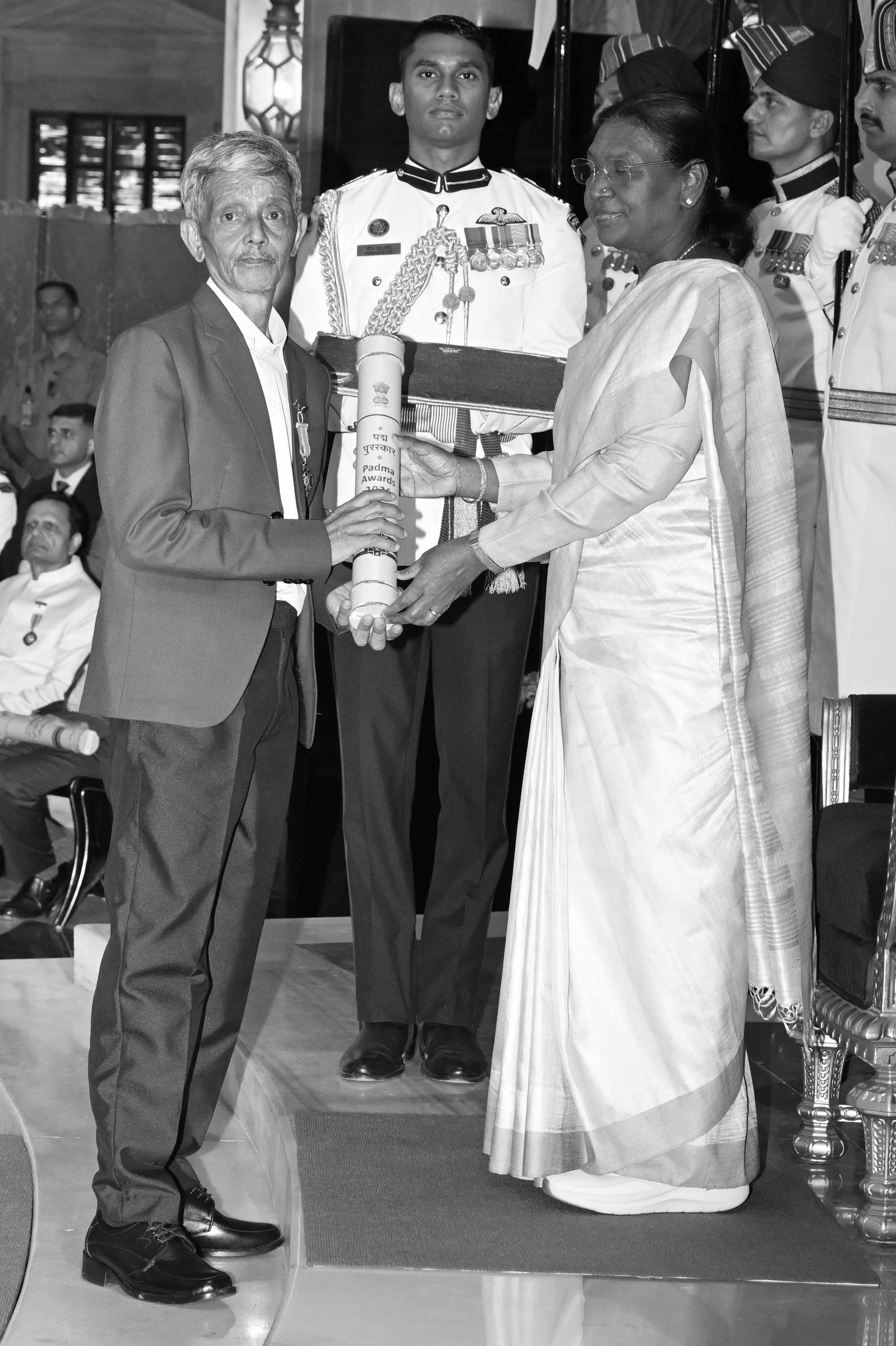 Padma Awards 2026! President Murmu Confers Prestigious Honours at Rashtrapati Bhavan Ceremony