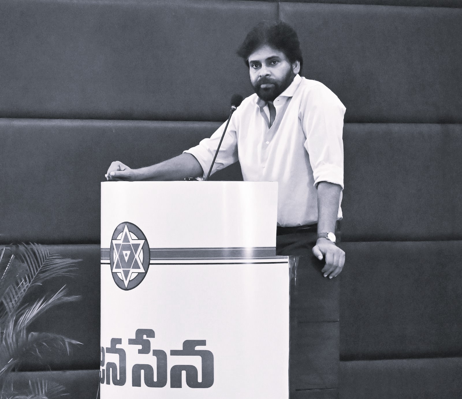 Pawan Kalyan Admits Envy Over Tamil Nadu’s Fast-Rising Political Forces