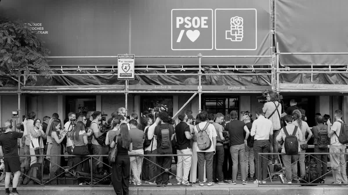 Spain’s Governing Party Hit by New Scandal as Investigators Target PSOE Office