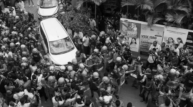 Eight Arrested After Attack on ED Vehicles During Kerala Raid Protests