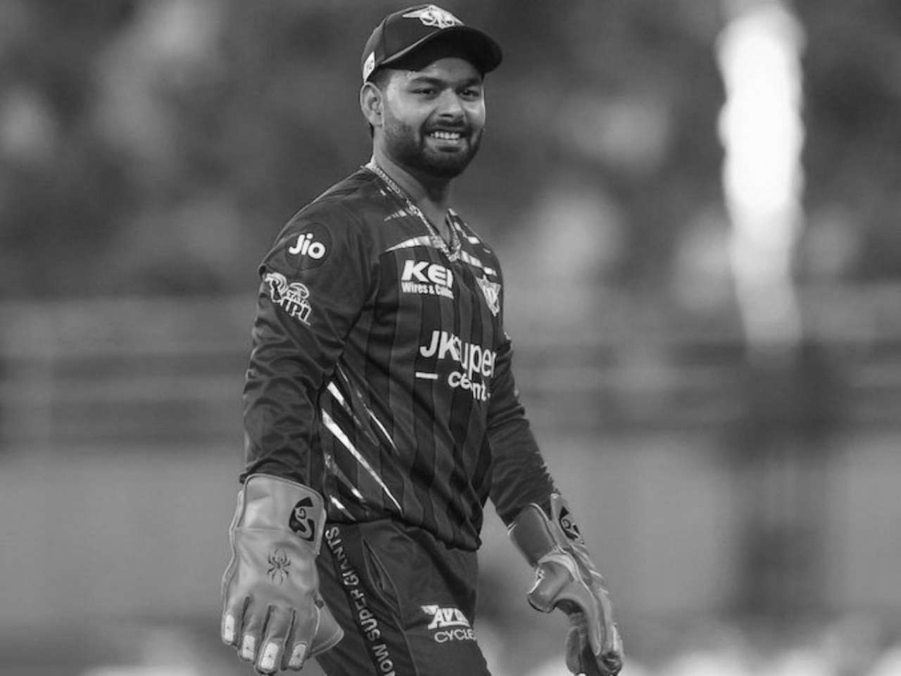 Rishabh Pant Steps Down as LSG Captain After Disappointing IPL 2026 Campaign