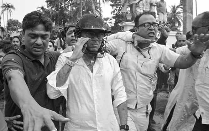 Attack on TMC Leader Abhishek Banerjee Sparks Political War in Bengal, Six Arrested, CID Notice Adds Twist