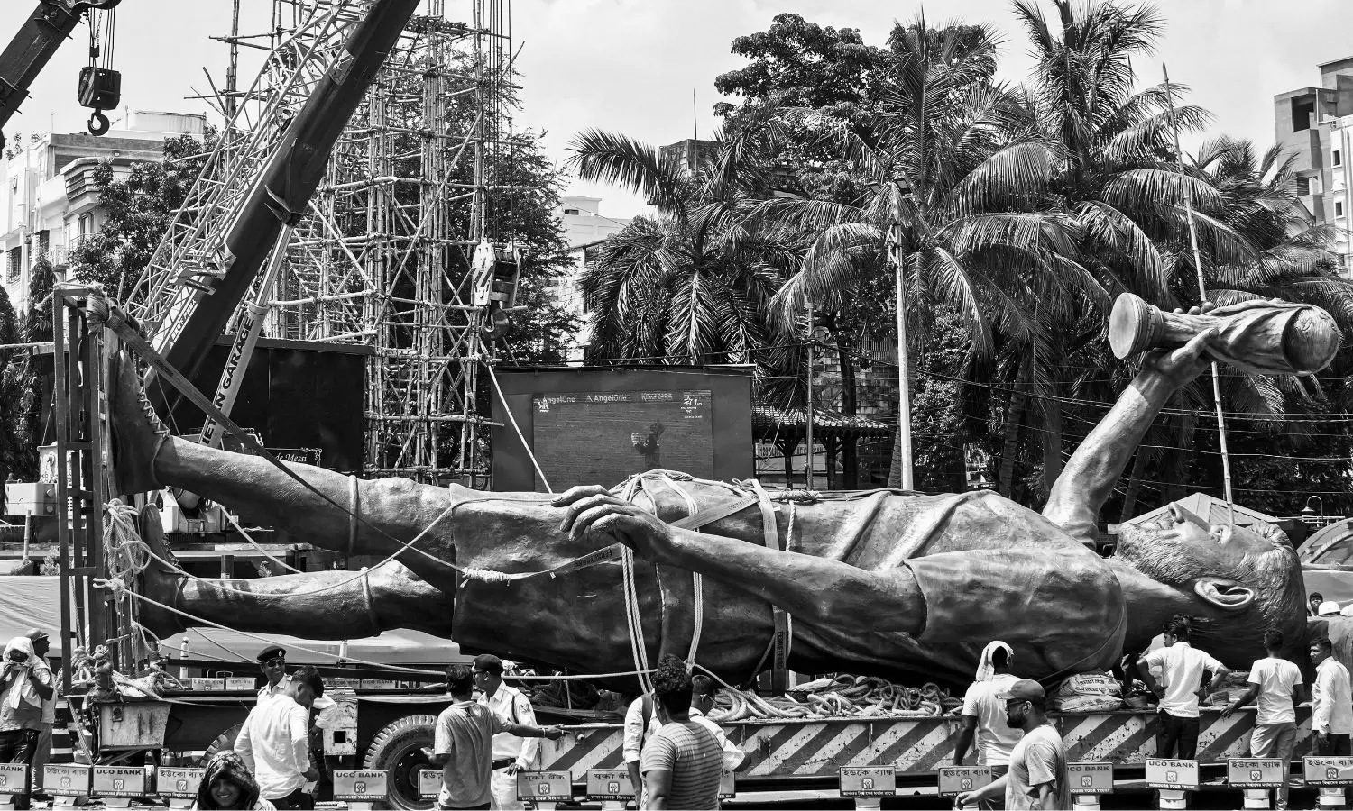 Messi's Giant 70-foot Kolkata Statue Taken Down After Storms Raise Safety Fears