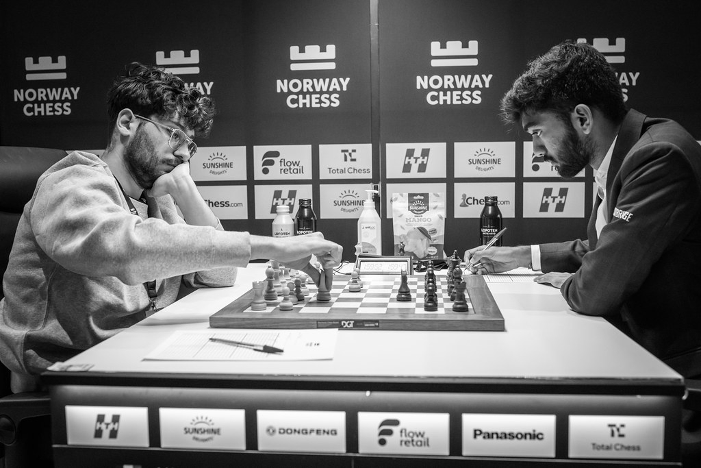 Pragg Beats Carlsen Again, Achieves What No Player Ever Had