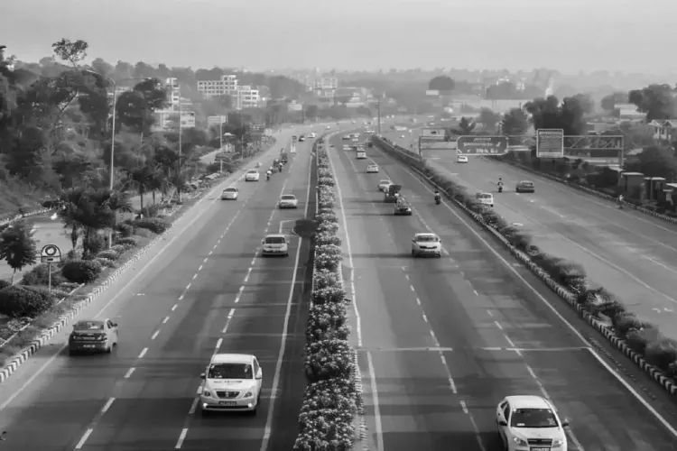 Cabinet Approves ₹7,597 Cr Highway Upgrade Projects Covering 190 Km In Telangana