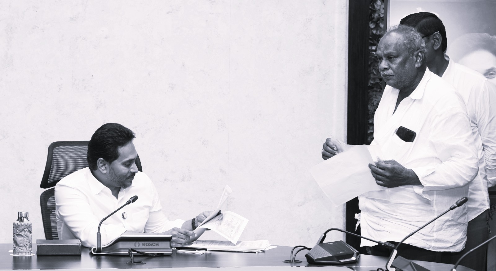 అమరావతి రైతులకు అండగా ఉంటాం: వైఎస్ జగన్ మోహన్ రెడ్డి