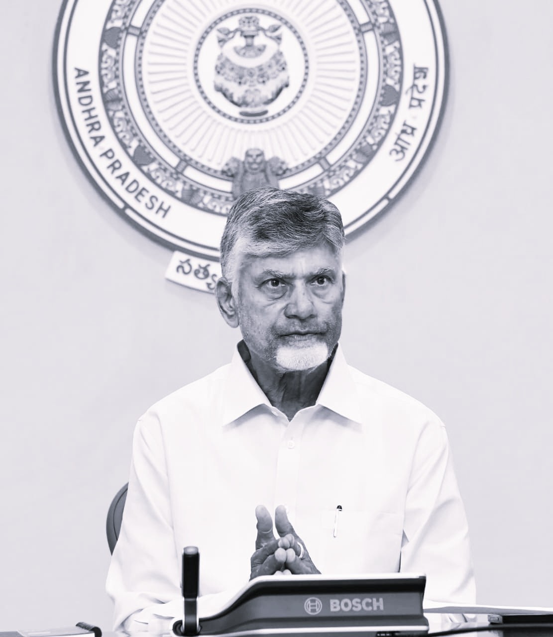 12 ఏళ్ల తర్వాత ప్రాంతీయ విద్వేషాలను రెచ్చగొట్టడం సరికాదు: సీఎం చంద్రబాబు