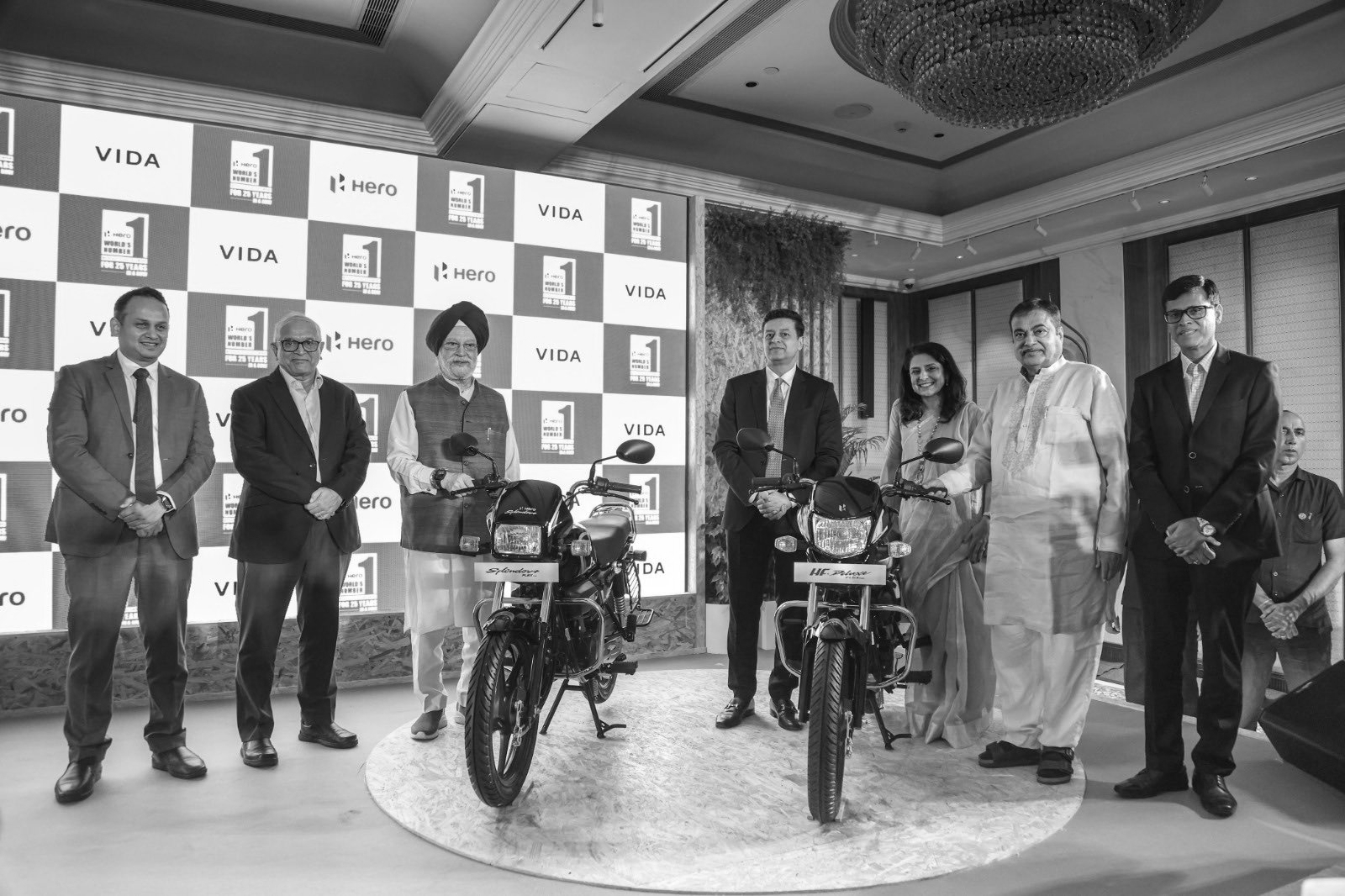 Gadkari Flags Off Hero’s Flex-Fuel Bikes, Strengthening India’s Green Mobility Mission