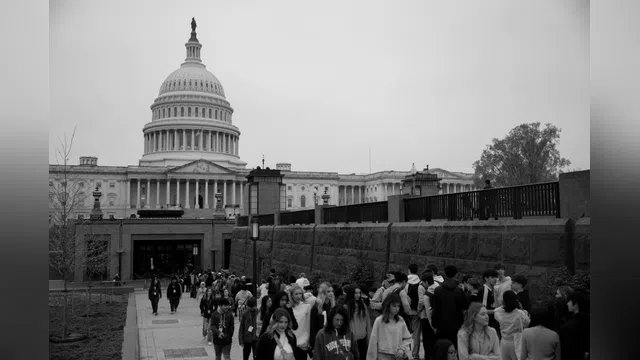 Republican Lawmakers Push Sweeping H-1B Overhaul, End Green Card Route