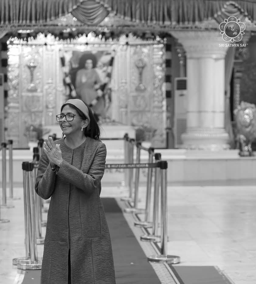 Venezuela’s Acting Prez Delcy Rodríguez Prays at Sri Sathya Sai Baba Mahasamadhi in Puttaparthi on Final Day of India Visit
