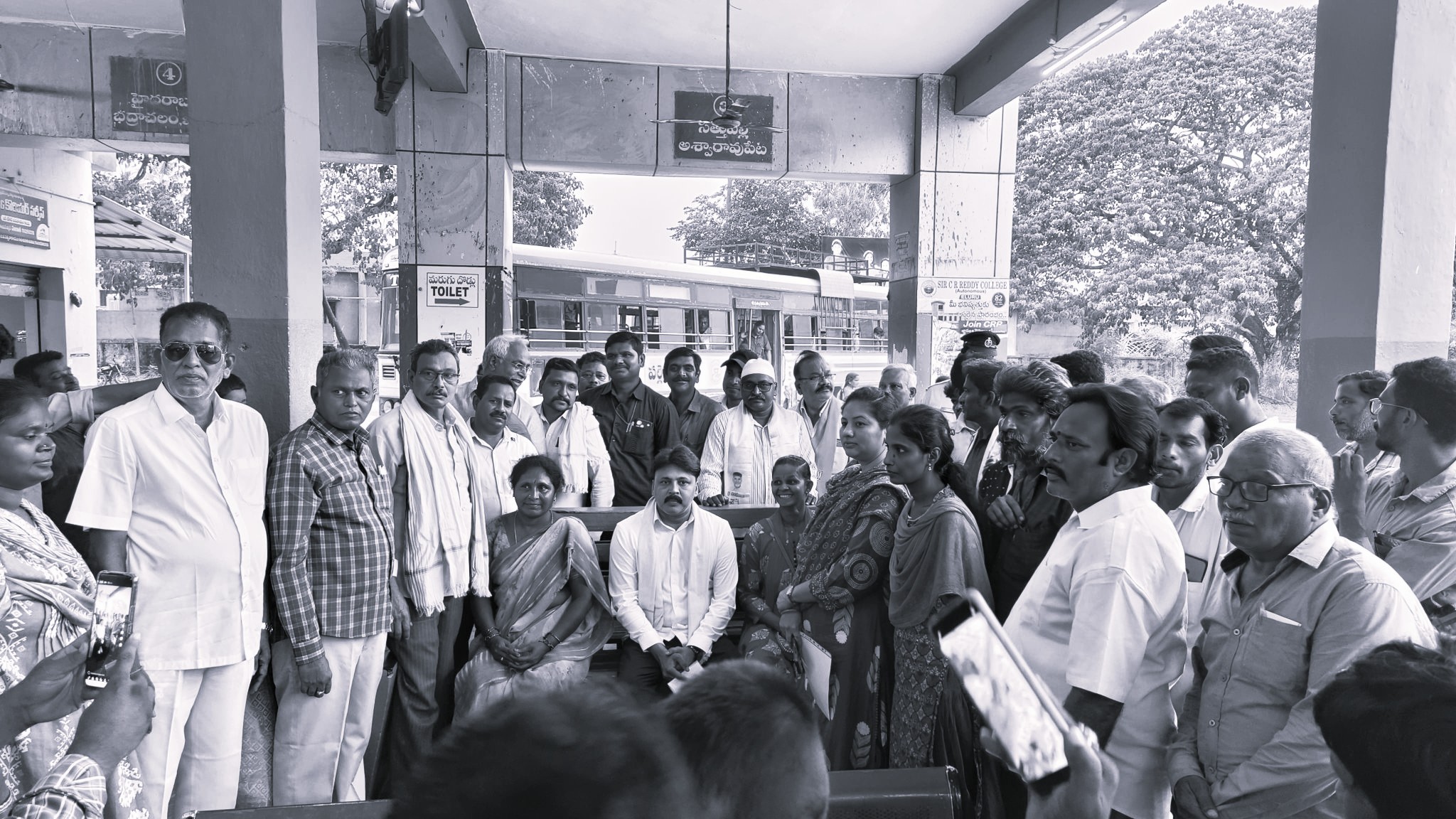 Chintalapudi Bus Stand Modernised at ₹30 Lakh Cost, Inaugurated by MLA Roshan Kumar