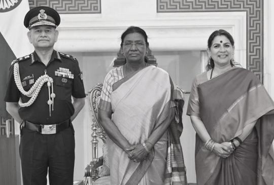 Army Chief Gen Upendra Dwivedi Calls on President Murmu Ahead of Retirement