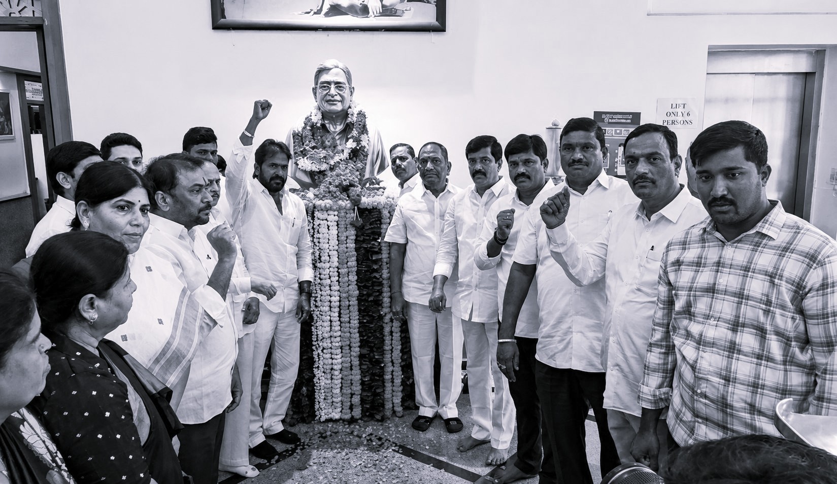 MLA Vemula Prashanth Reddy Pays Rich Tributes To Prof K. Jayashankar On 15th Death Anniversary