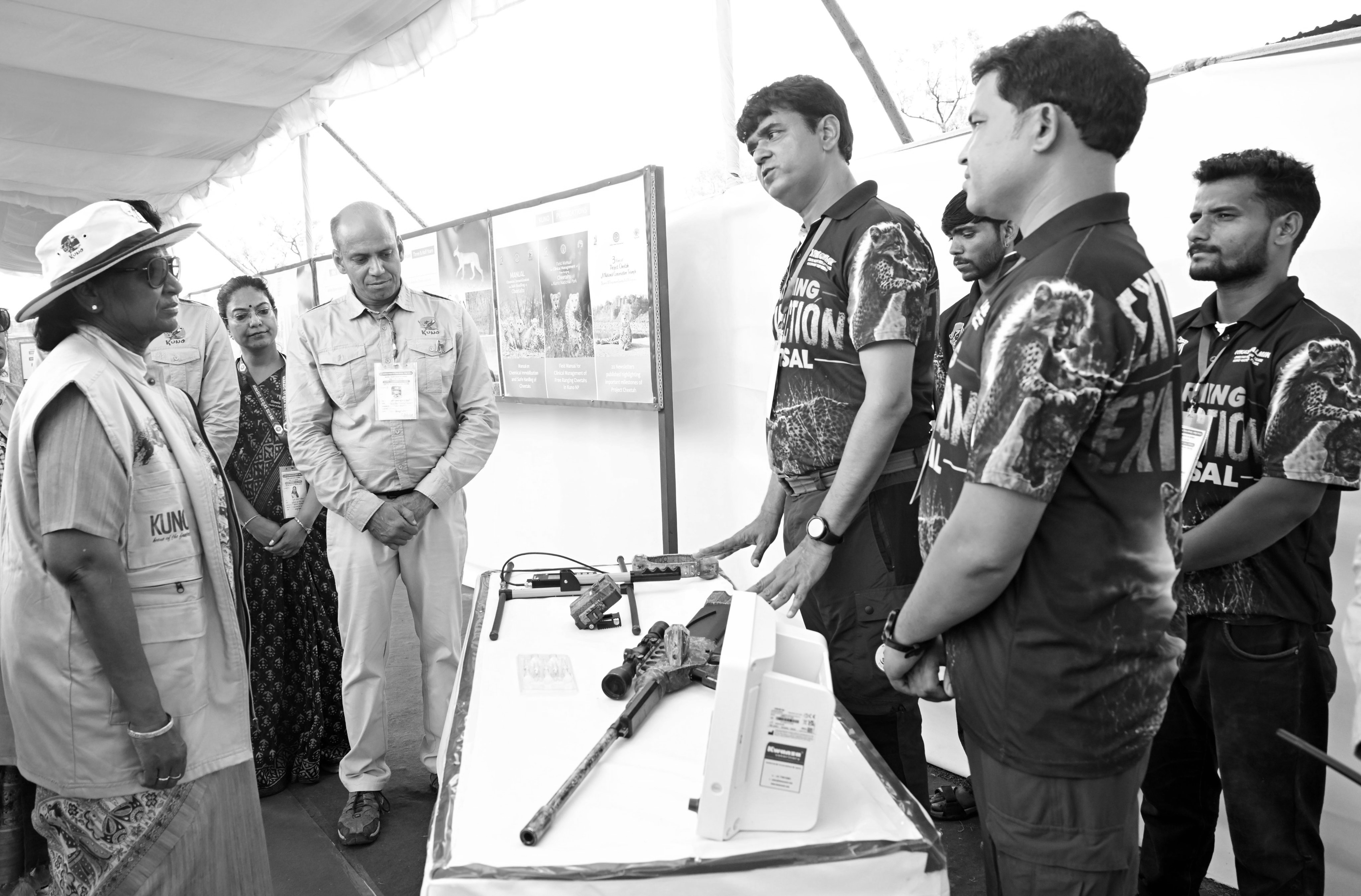 President Murmu Interacts With Cheetah Mitras At Kuno, Reviews Conservation Work