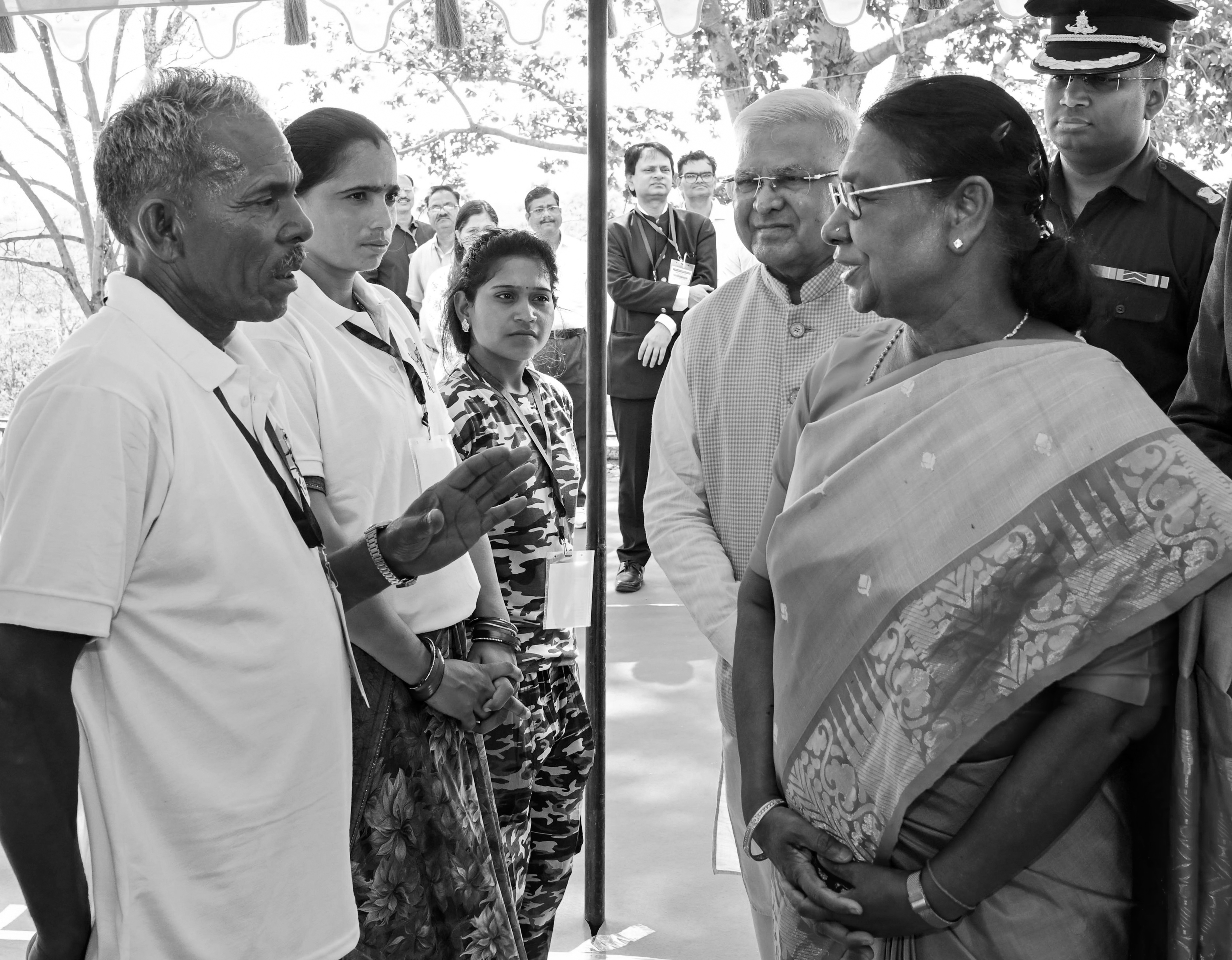 President Murmu Interacts With Cheetah Mitras At Kuno, Reviews Conservation Work