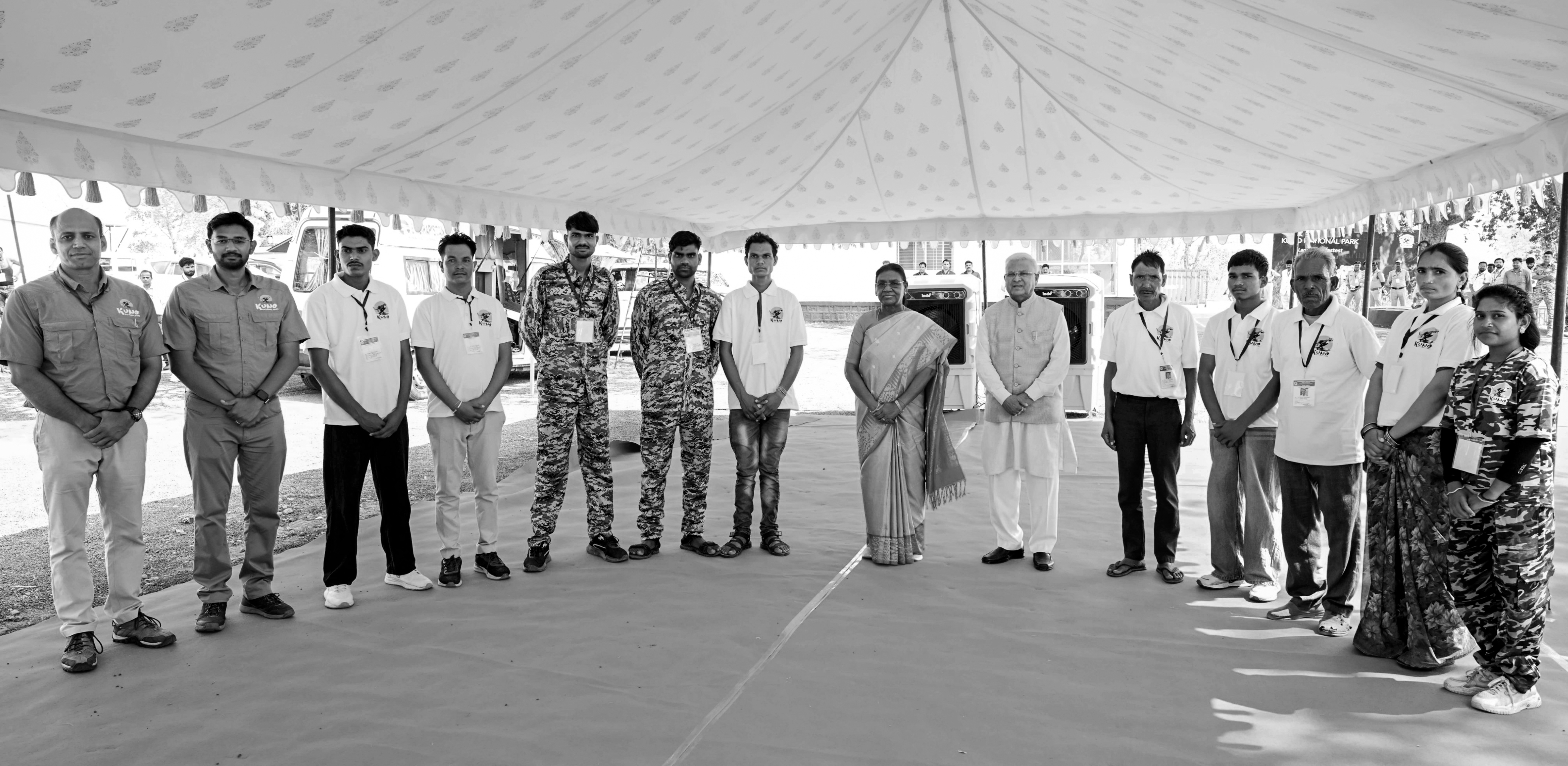 President Murmu Interacts With Cheetah Mitras At Kuno, Reviews Conservation Work