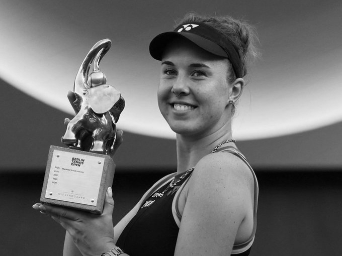 Noskova Shines on Grass, Downs Pegula to Clinch Berlin Open Crown