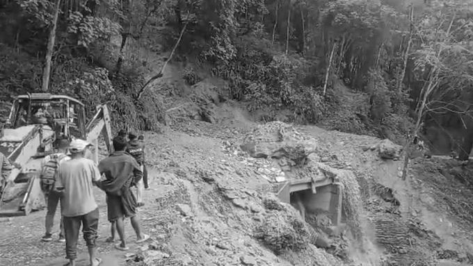 NH-10 Hit by Fresh Landslides, Vehicles Rerouted Between Sikkim and Siliguri