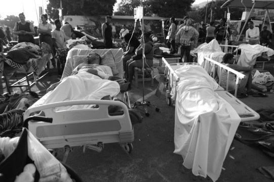 Venezuela Earthquake Toll Passes 589, May Climb Into Thousands, Airport Closure Hampers Aid