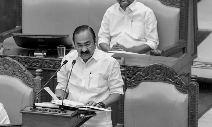 Satheesan's Assembly Remarks on Champakulam Boat Race Holiday Trigger Political Storm