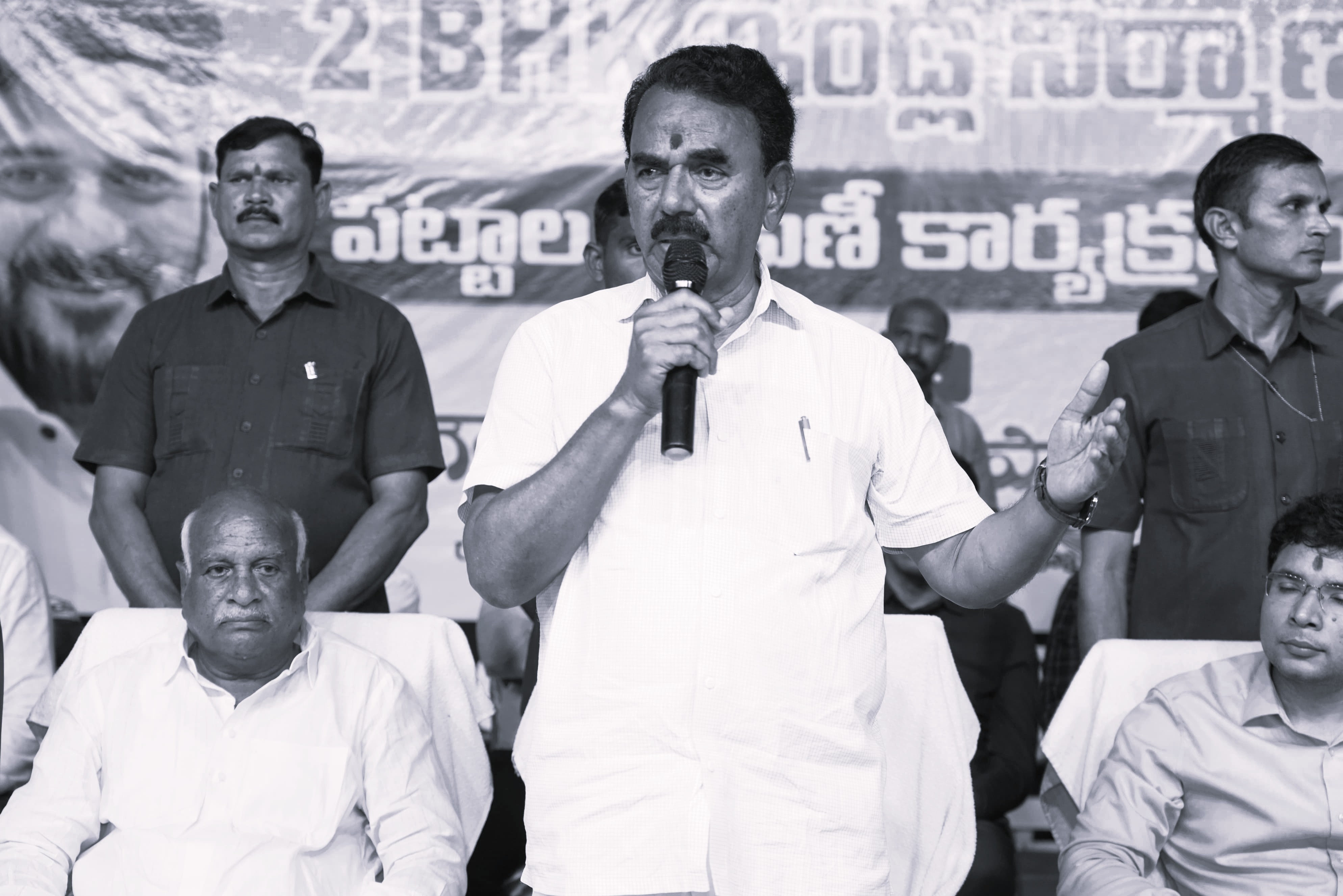 Jupally Lays Foundation For ₹30.32 Crore Development Push In Bhainsa