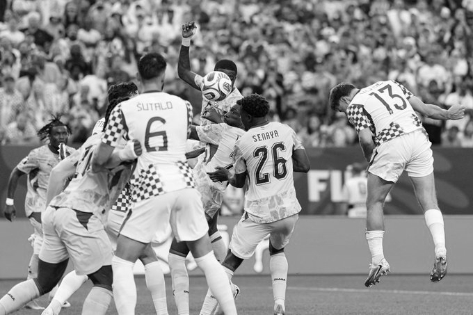 Vlašic Strikes Late as Croatia Edge Ghana 2-1 to Book Knockout Spot