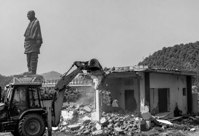 Five Illegal Structures Built by Officials Demolished Near Statue of Unity