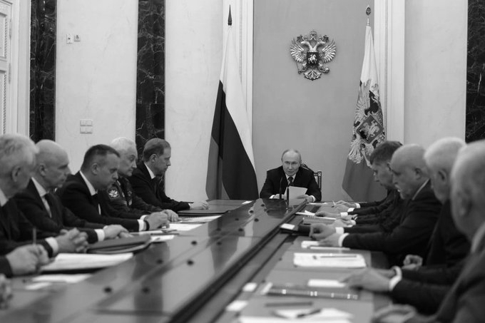 Putin Says Ukraine Wants Russia to Halt Offensive, Admits Fuel Shortages After Refinery Attacks