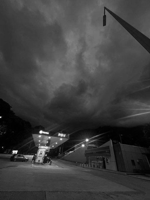 Blood Red Sea Phenomenon Over Caracas Triggers UFO Theories Online Post-Quake