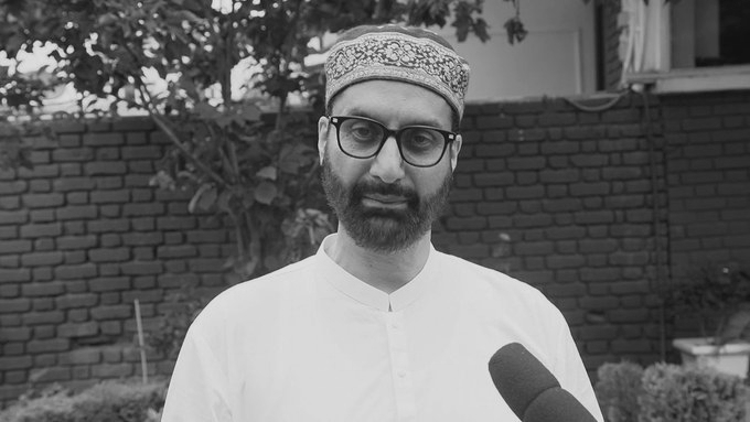 Over 100 Indians, Pakistanis Urge Revival of Bilateral Talks, Mirwaiz Backs Appeal